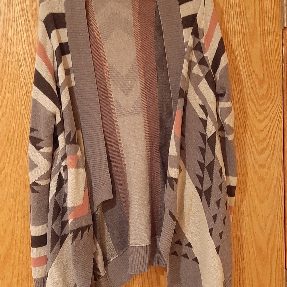 Cute geometric cardigan by Pink Republic Size XL